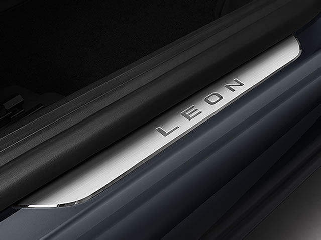 Genuine Seat Leon Stainless Steel Sill Guard Set - 5 Door