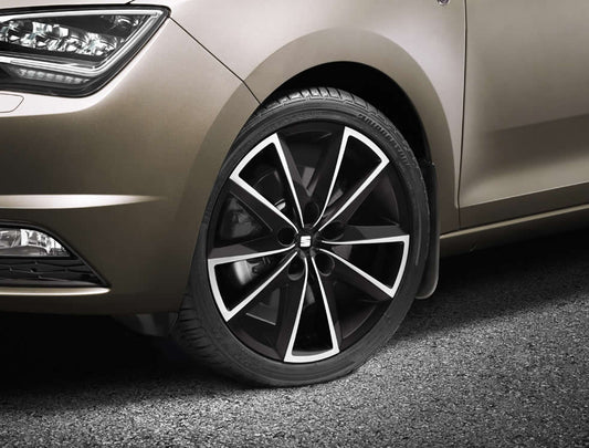 Genuine Seat Toledo 17 Alloy Wheel, Black Diamond Cut