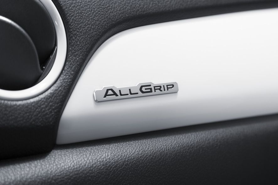 Genuine Suzuki Vitara Dashboard Emblem - Allgrip